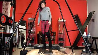 Worm Crushed in Its Hole - Verme Schiacciato Nel Suo Buco