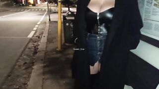 NAKED WIFE ON THE STREET RECEIVES CUM ON THE FACE FROM A STRANGER