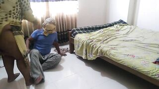 18y old workman was cleaning the house when 55-year-old lady boss came & Fuck him roughly (Desi Jabardasti choda chdi)