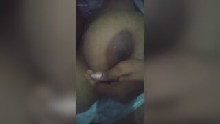 Teen Sri lankan actrees show her boobs