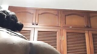 I masturbate my big wet pussy.