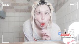 ???????? Wet t-shirt with lollipop in the shower ????????