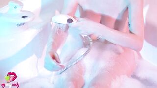 Mi masturbo in vasca video sexy di relax - lingua italiana