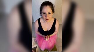 Cosplay blowjob in my Lo skirt, a lot of cum.m4v