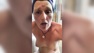 Wanking in hot water is too intense to orgasm in on the first attempt