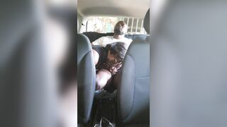 Black woman, se fait remplir de foutre dans la voiture.